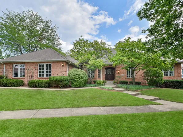 4 Hardwick Ct, Sugar Grove, IL 60554