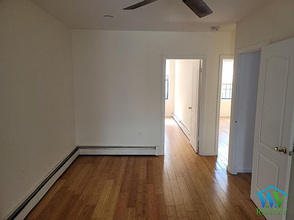 2nd image of 1116 Metcalf Ave