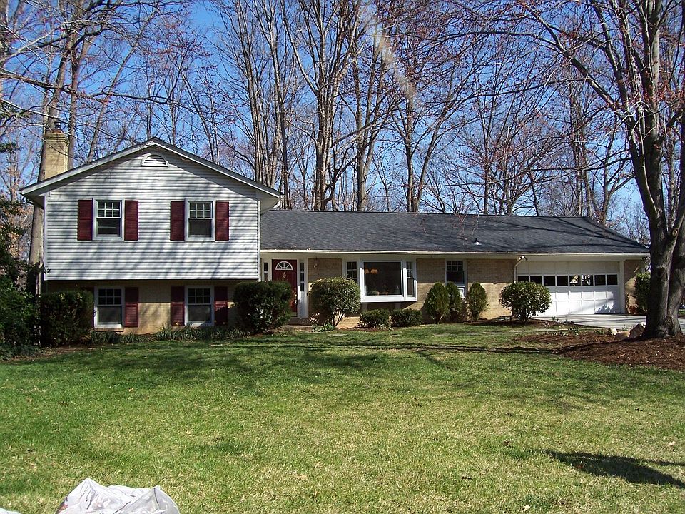 1/2 Acre Near the Beltway!!