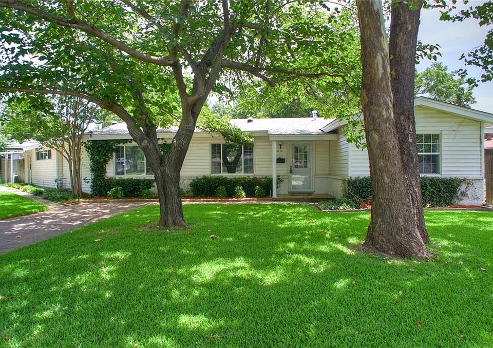 1st image of 1703 Ravenwood Dr