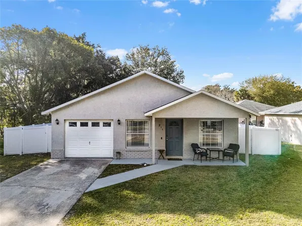211 Parker St, Leesburg, FL 34748