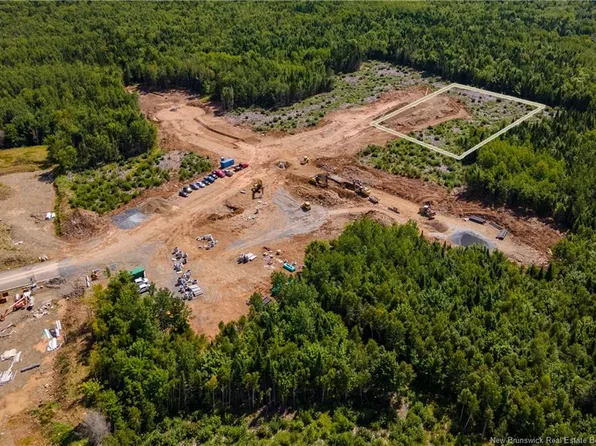 215 Lian St, Fredericton, NB E3C 0G4