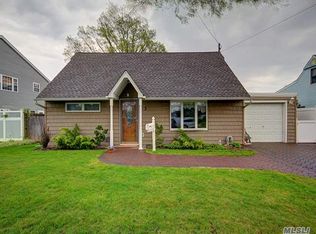 3 Fairfield Rd, Massapequa, NY 11758