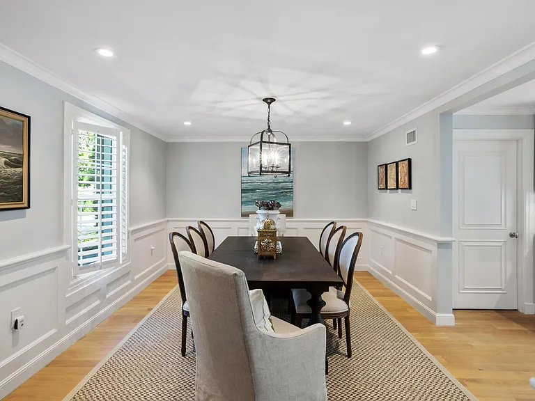 327 Arabian Rd — Photo 5