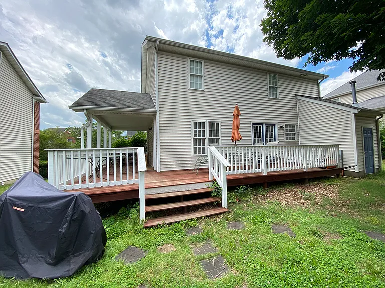 1608 Wallace St — Photo 38