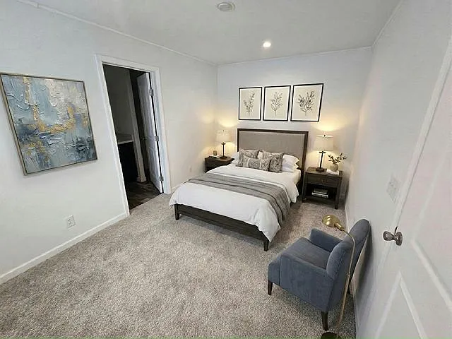 314 Oak Ln #104 — Photo 4