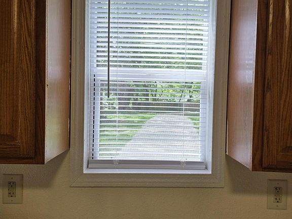 4th image of 1311 N Forest Avenue