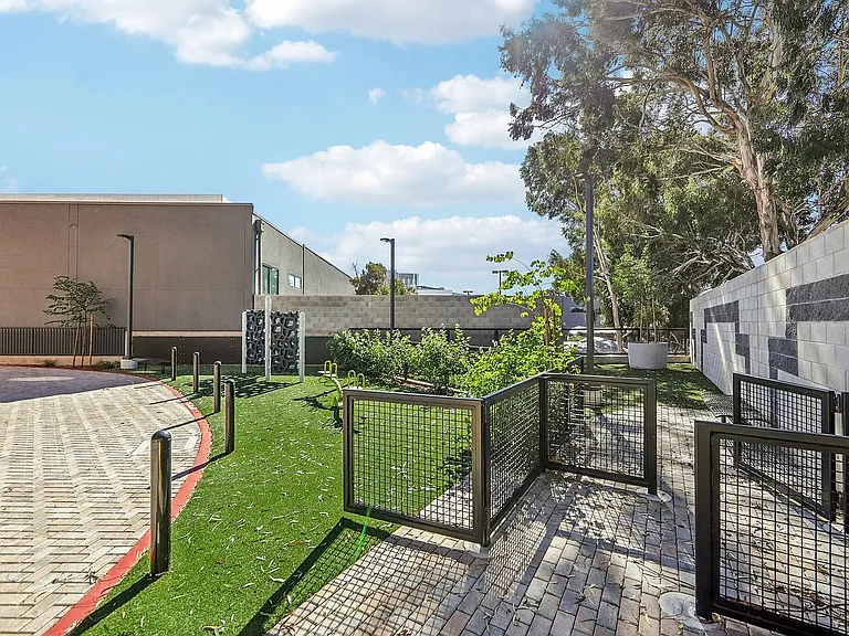 Bayview — Photo 40
