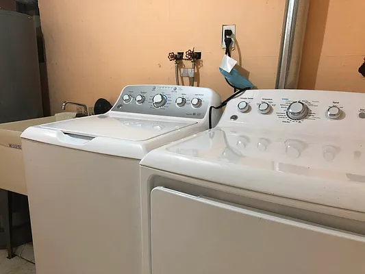 Rented by 18 REALTY | media 11