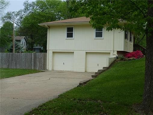 3rd image of 7501 NW Belvidere Pkwy