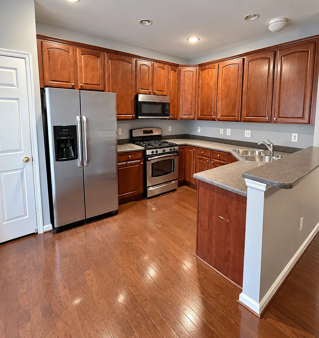 1016 Wood Branch Ct — Photo 3