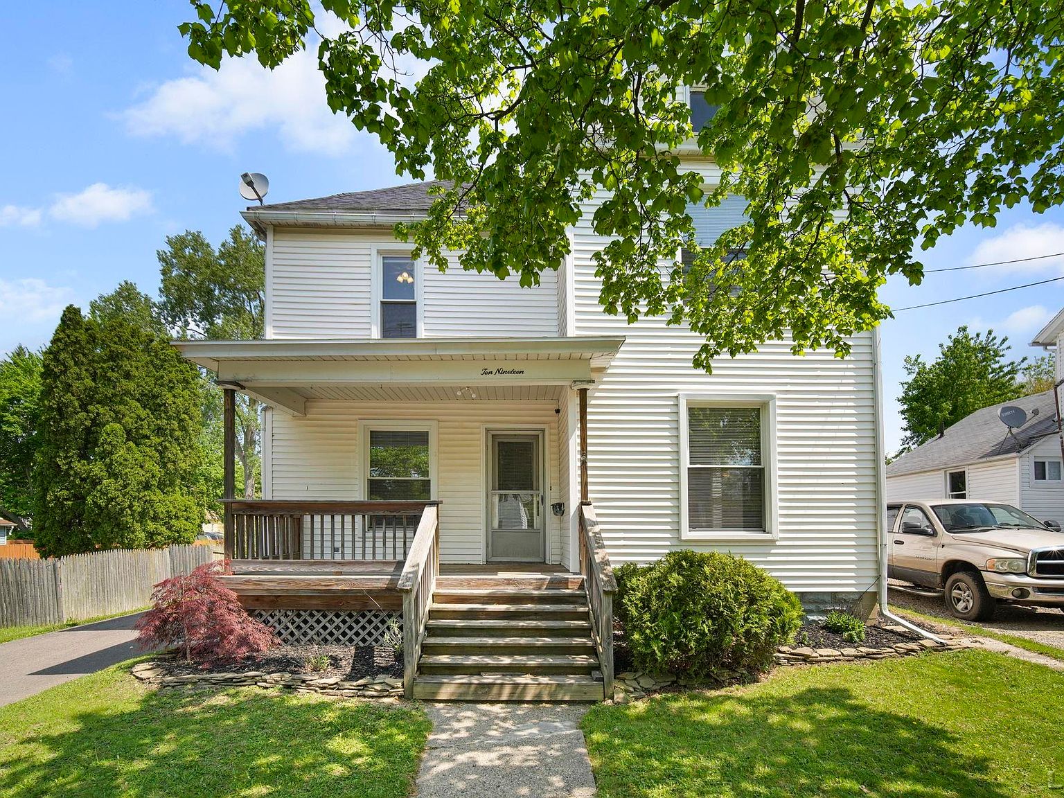 1019 E Maple Ave, Adrian, MI 49221 Zillow