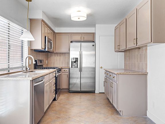 3rd image of 6224 Meadow Vista Ln