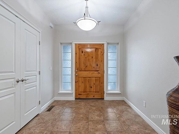 5th image of 3758 S Merrivale Way