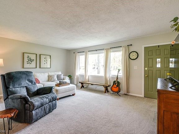 2nd image of 4835 Loraine Dr