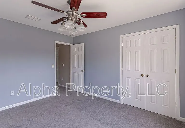 504 Collingsworth Ln — Photo 20