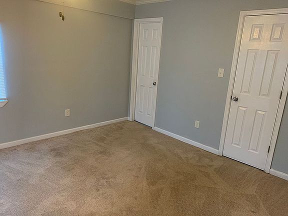 5th image of 17467 Warwick Blvd