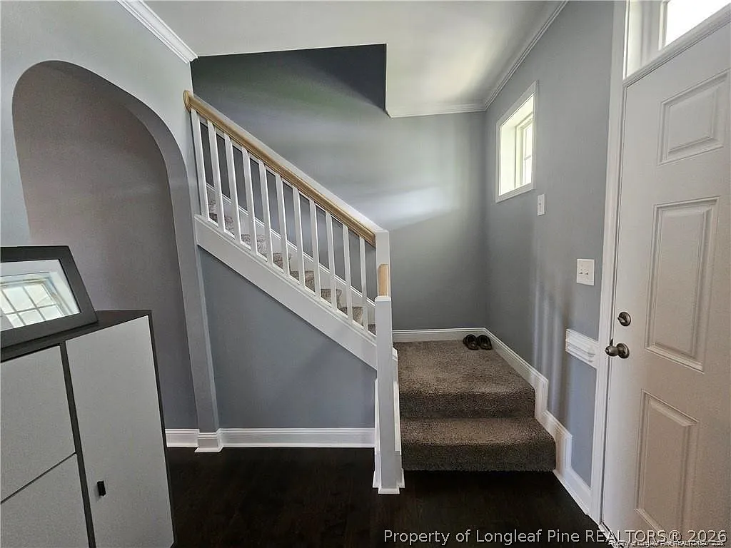 3 bed, 2.5 bath, 2310 sqft, $2,100 — Photo 2