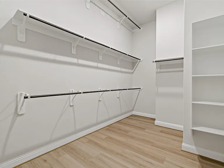 2131 Villa Flora Ln — Photo 13