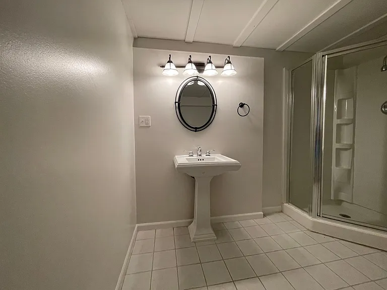 6259 Rosewood St — Photo 38