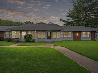 28 Trent Ct UNIT B, Ridge, NY 11961