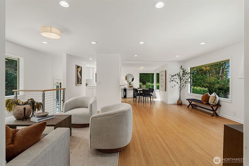 4th image of 4715 W Roberts Way