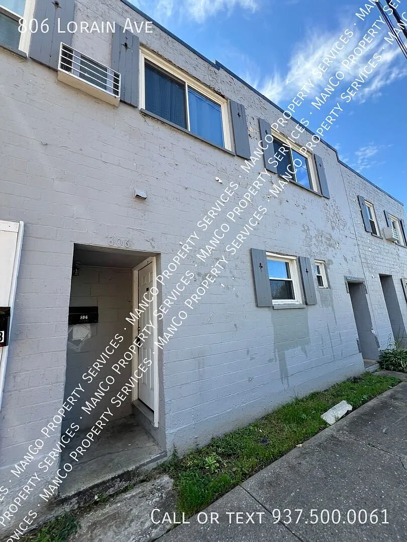 806 Lorain Ave - Efficiency Apartment - Available Now — Photo 1