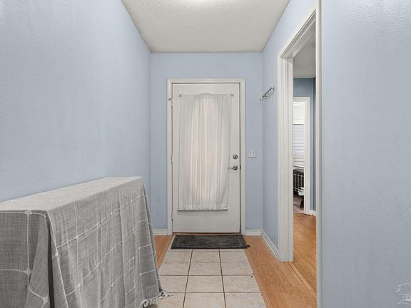 2nd image of 28 Easton St