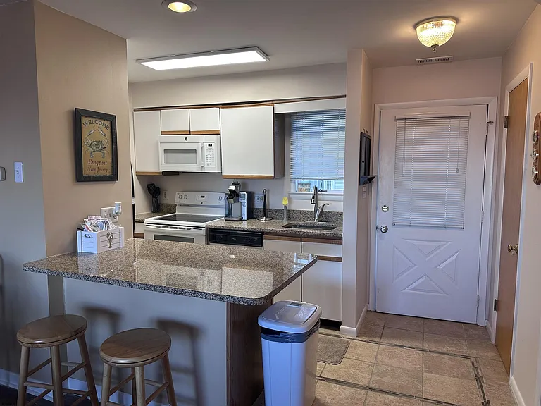 227 N 36th Ave — Photo 5