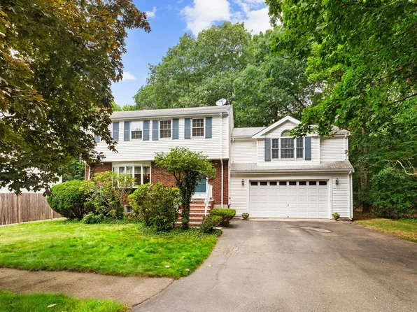 44 Quarry Lane, Milton, MA 02186