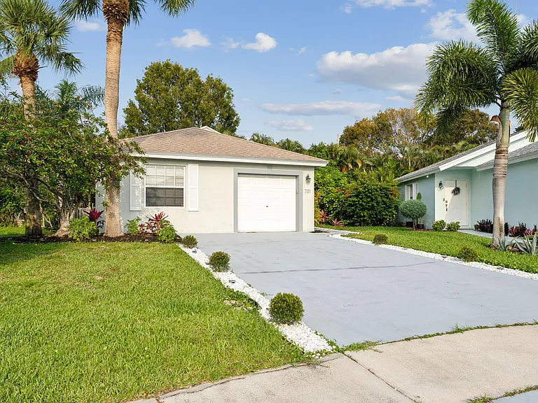 701 Key West St — Photo 2