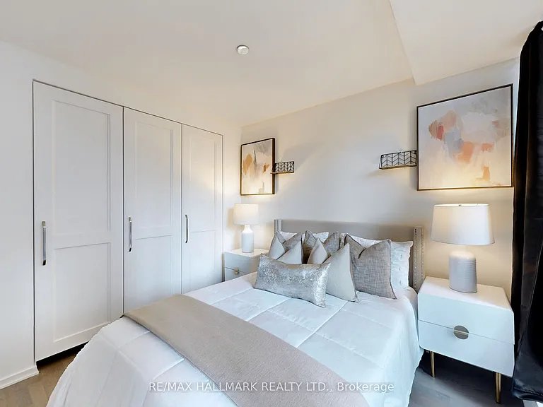 1 Bloor St E #520 — Photo 14