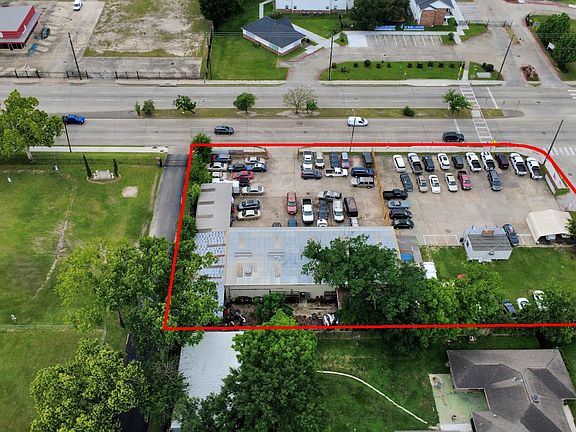 5th image of 703 E Little York Rd