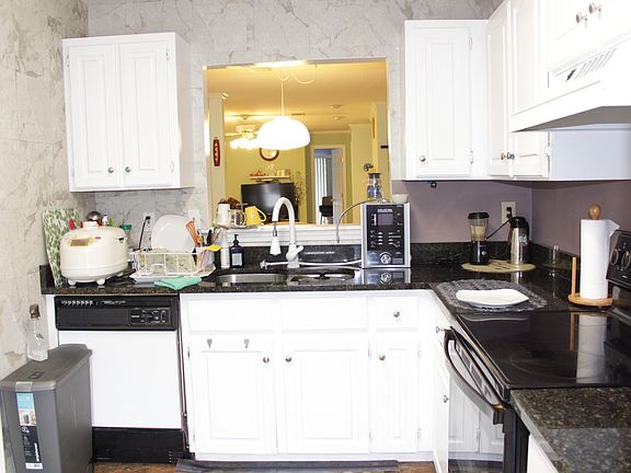 3rd image of 4099 Stillwater Dr