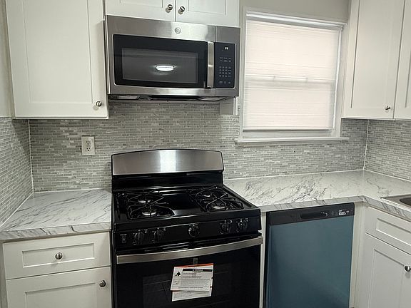 2nd image of 68-65 Cloverdale Blvd