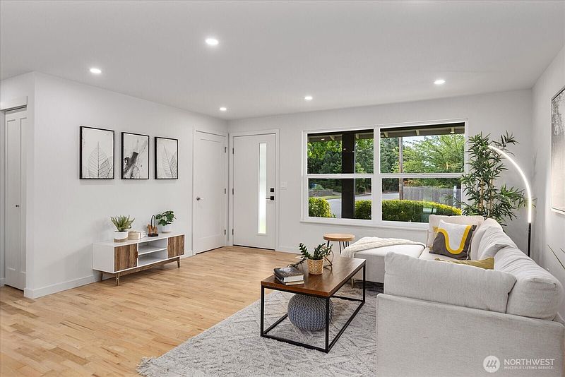 5th image of 10646 SE 236th Street