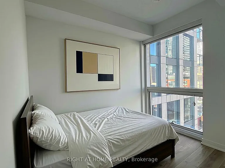 3 Gloucester St #901 — Photo 44