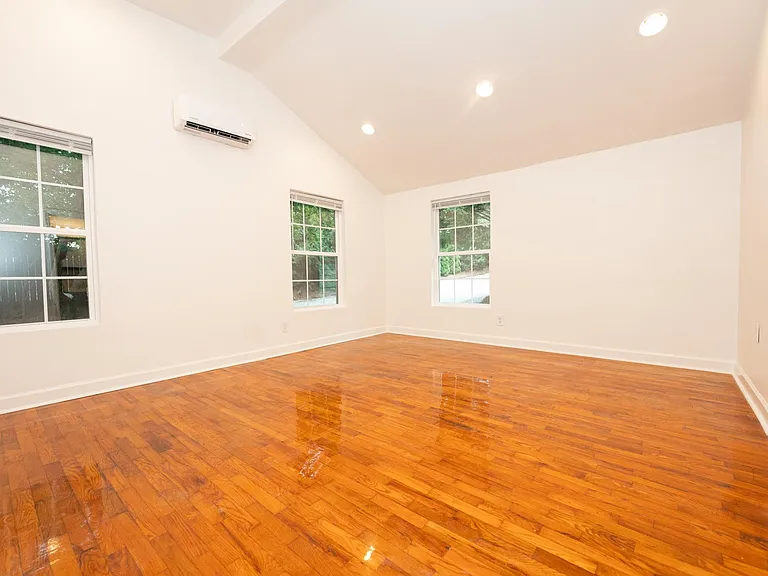 1270 Kendrick Rd NE — Photo 9