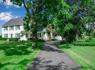 6751 Salt Rd, Clarence, NY 14031