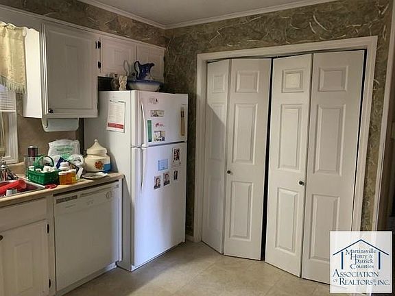 2nd image of 21 Orchard Dr