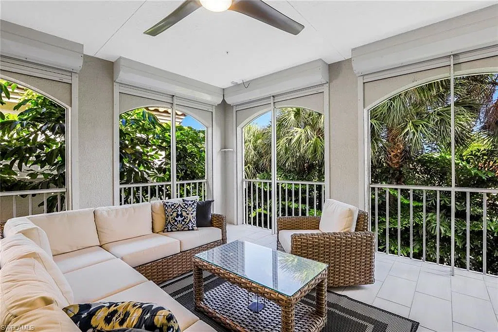 3 bed, 2.5 bath, 2439 sqft, $10,000 — Photo 2