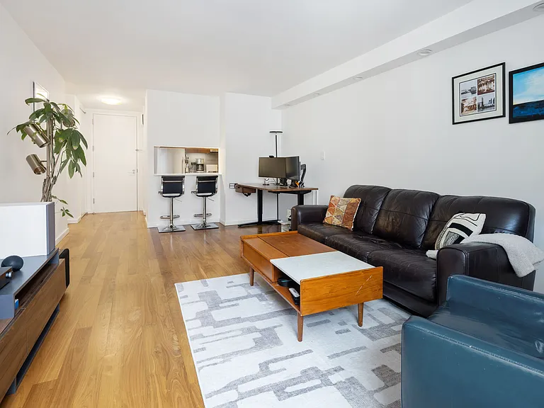515 E 72nd St #9F — Photo 3