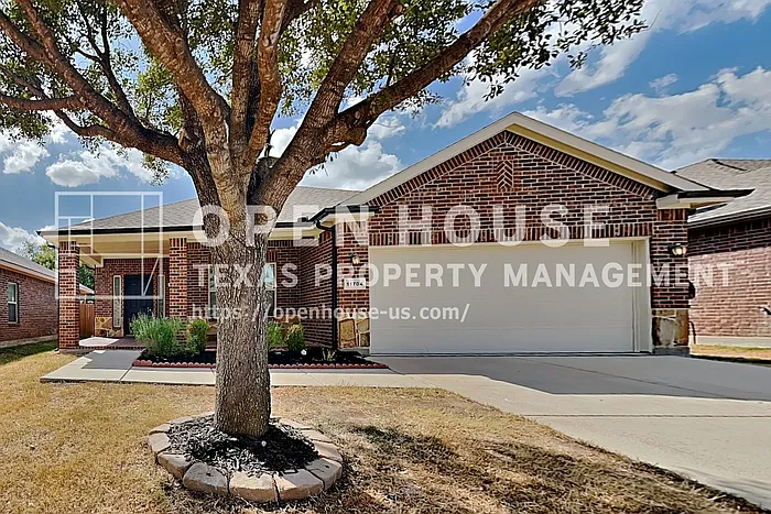 3 bed, 2.0 bath, 1712 sqft, $2,125 — Photo 1