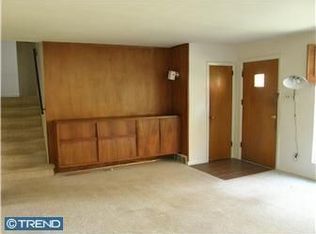 407 Village Ln, Broomall, PA 19008