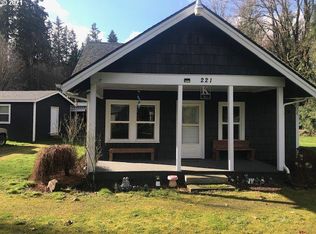 221 Umiker Rd, Castle Rock, WA 98611