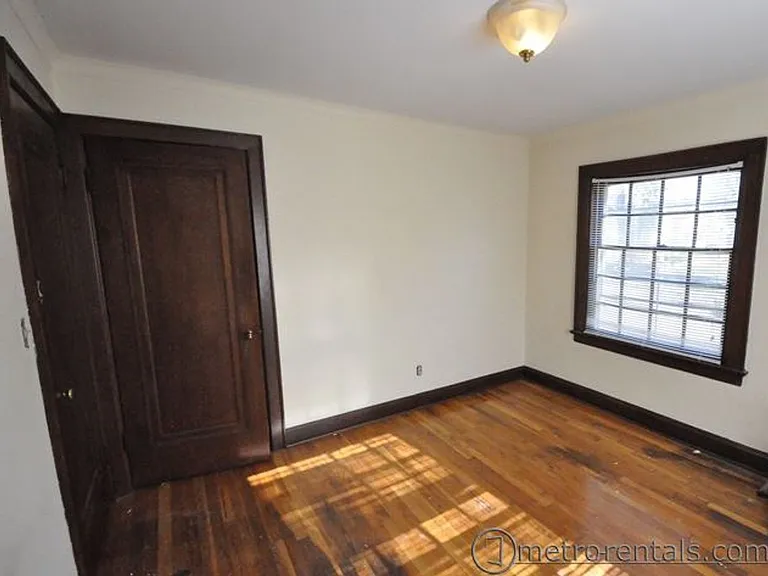 3201 Indianola Ave #A-B — Photo 11