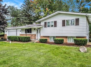 6018 McCandlish Rd, Grand Blanc, MI 48439