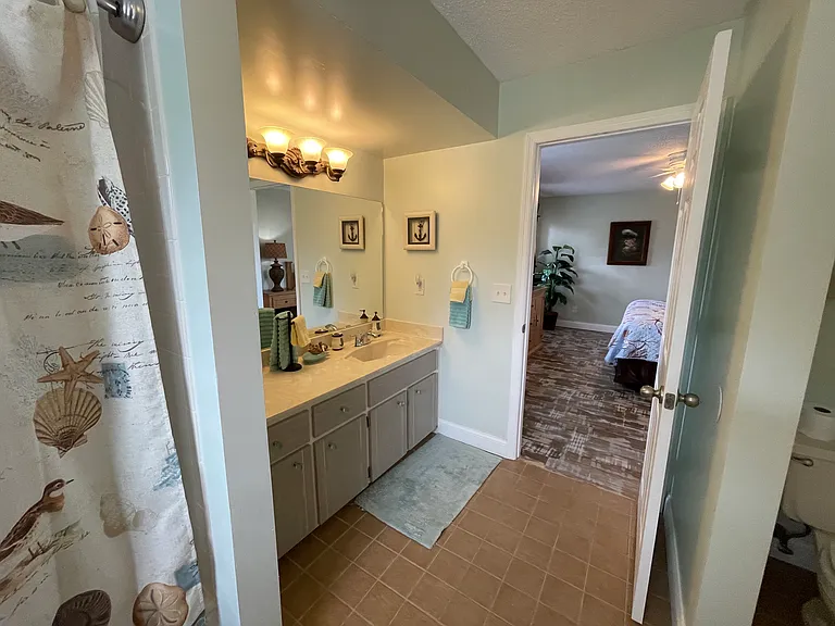 2219 Umbrella Tree Dr — Photo 13