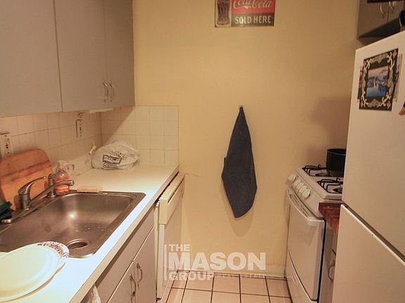 5th image of 337 W 43rd St APT 2A