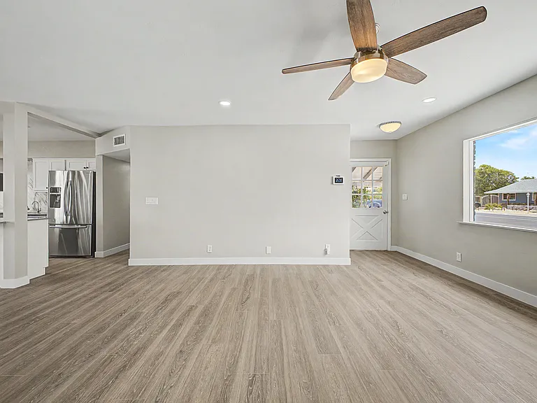 416 W Ivanhoe Pl — Photo 19